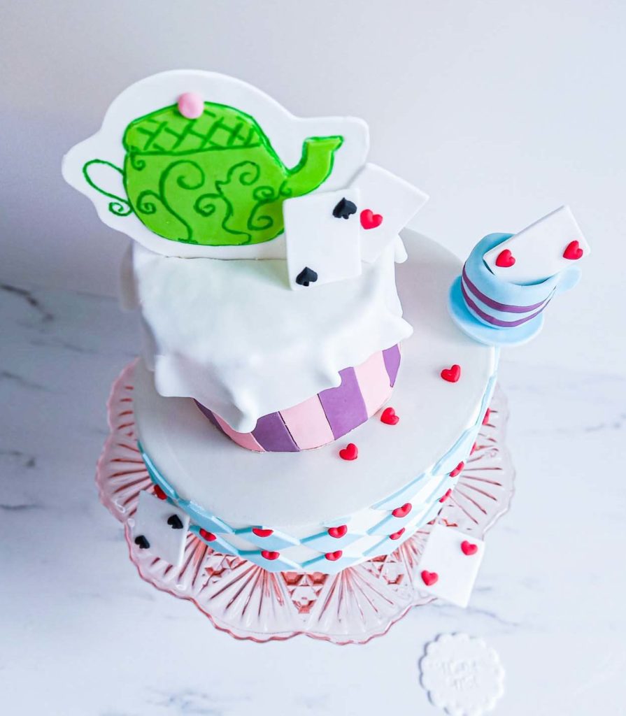 Un Gateau D Anniversaire Au Pays Des Merveilles Patisse Et Malice Un Gateau D Anniversaire Au Pays Des Merveilles Patisse Et Malice