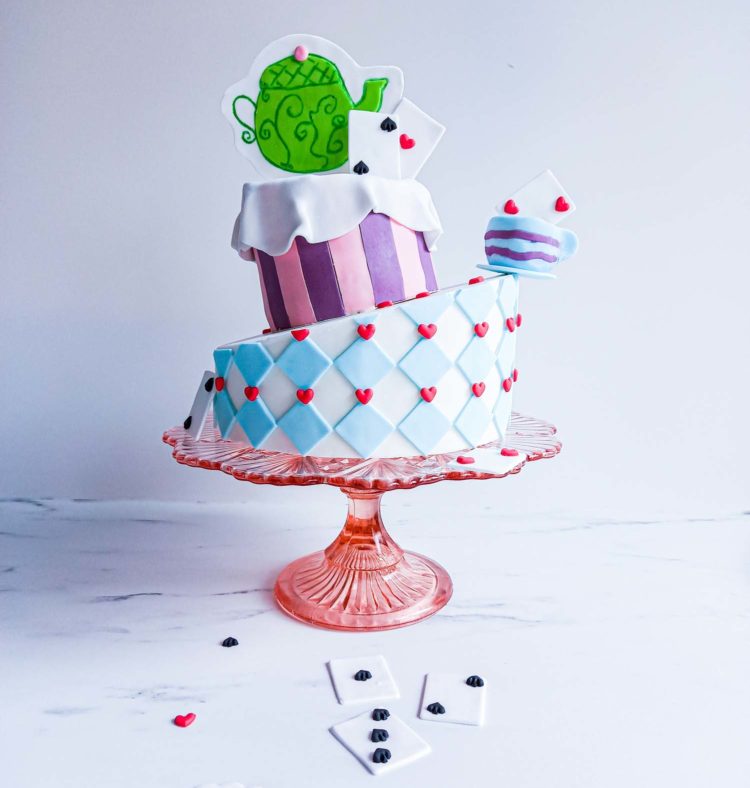 Un Gateau D Anniversaire Au Pays Des Merveilles Patisse Et Malice Un Gateau D Anniversaire Au Pays Des Merveilles Patisse Et Malice